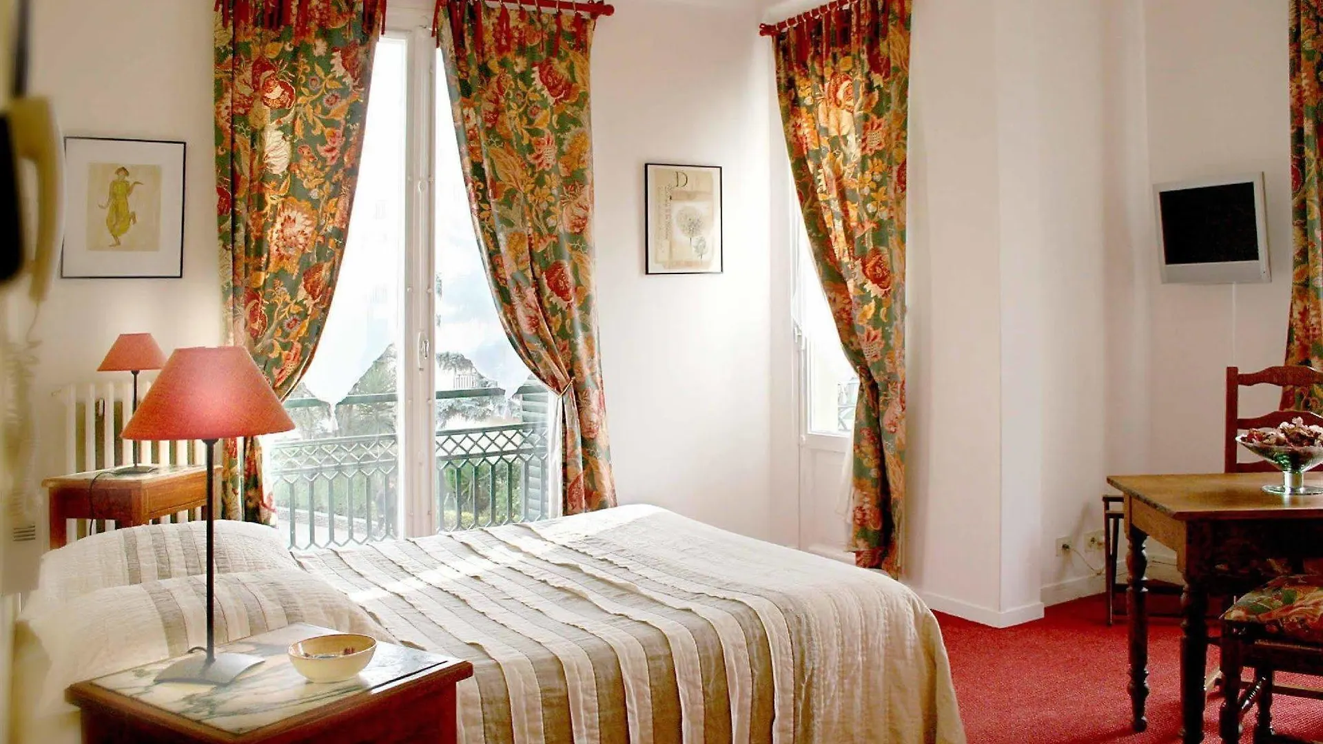 Hotel Bleu Riviera Cagnes-sur-Mer 3*,